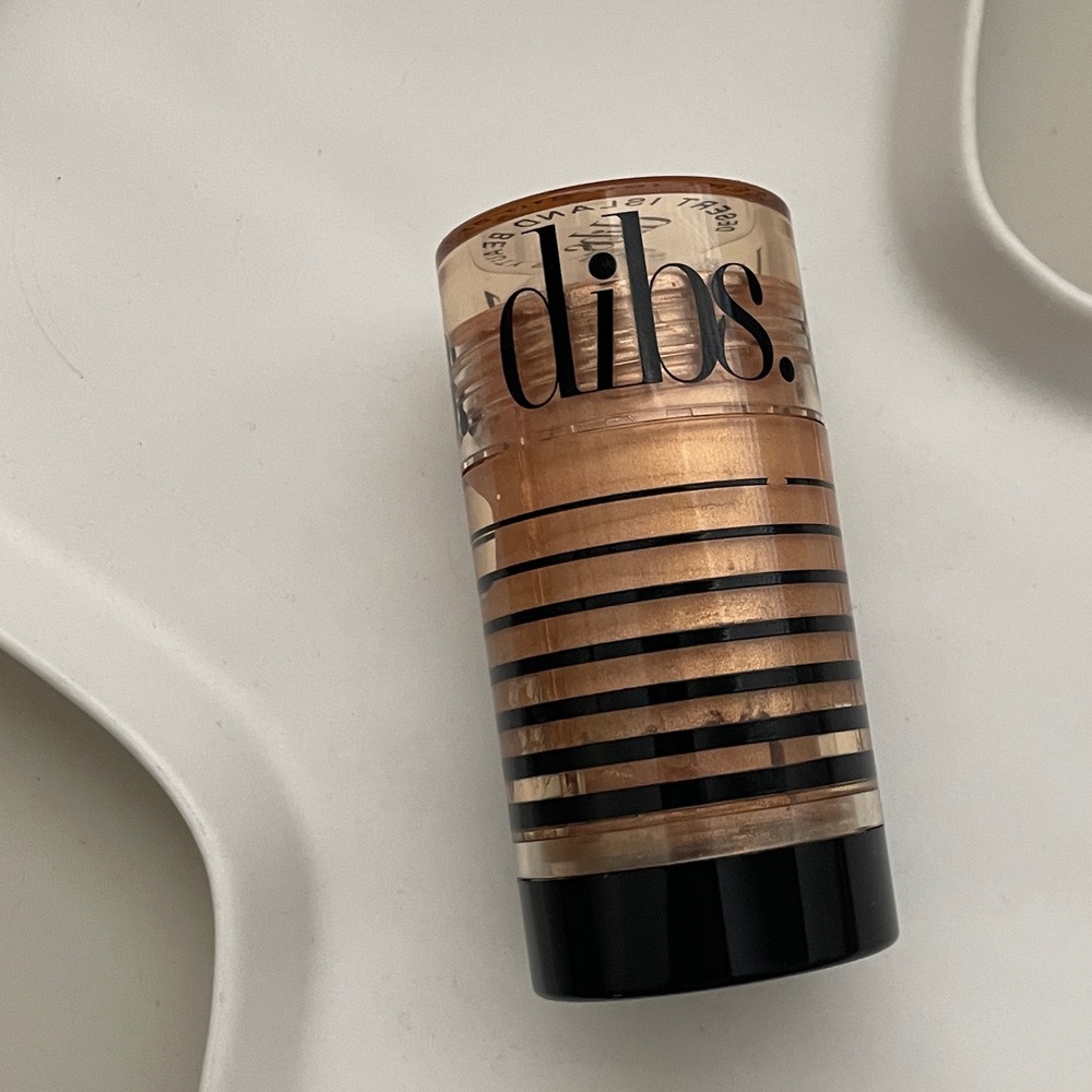 Dibs Status Stick - Face and Body Highlight in High Road